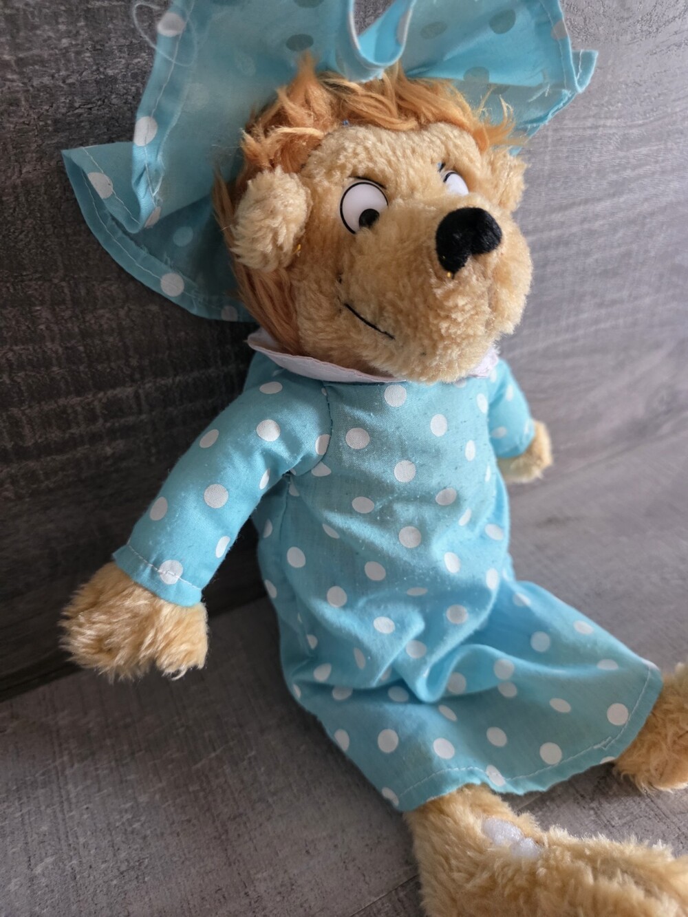 Berenstain Bears Ma Plush by Kellytoy Stuffed Animal Book Character b236